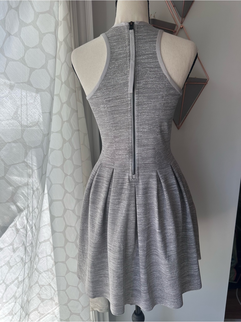 LULULEMON Here to There Pleated Dress Sleeveless Heather Gray Fit & Flare Size 6 - Picture 10 of 16